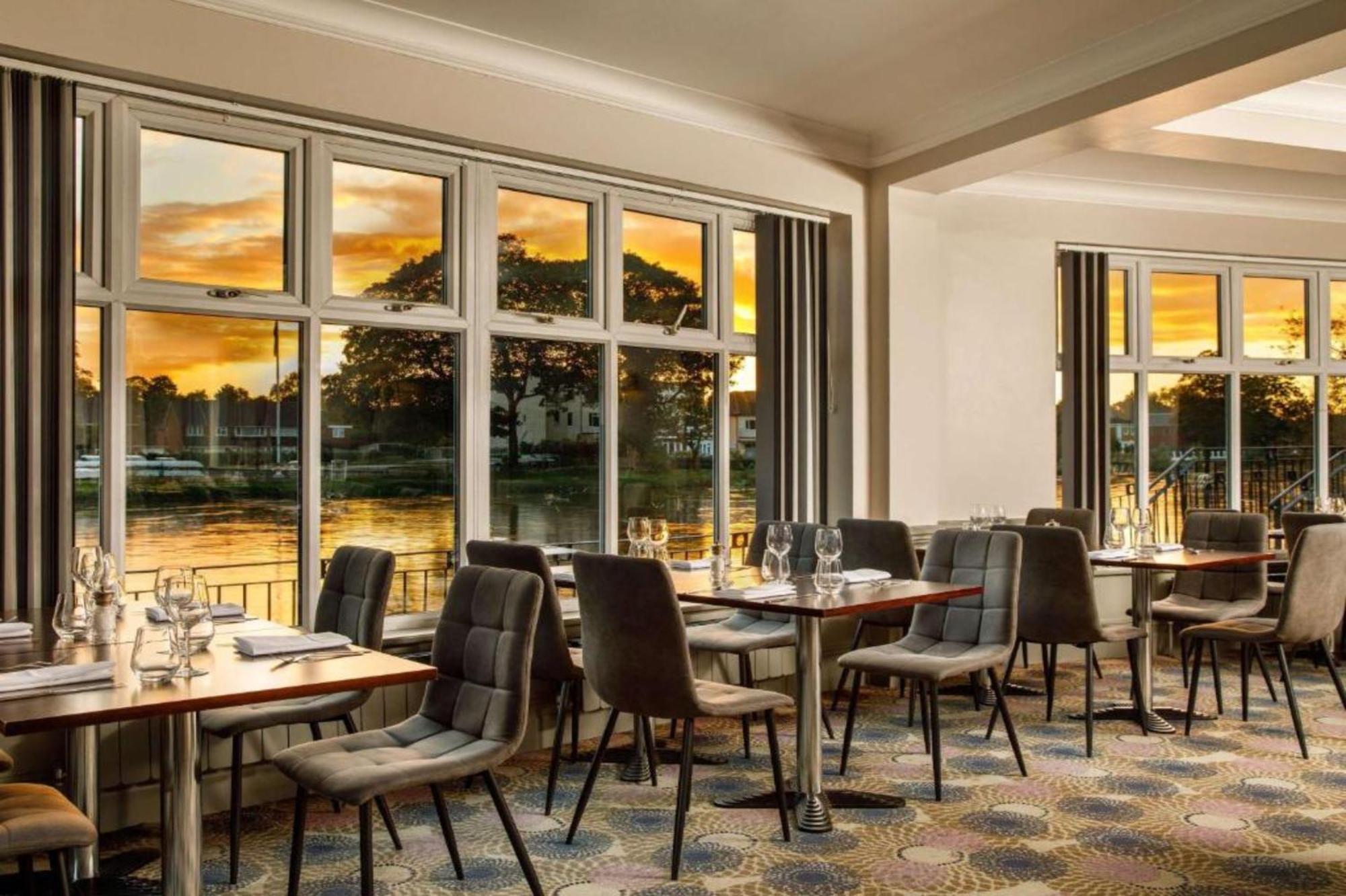 Mercure London Staines-Upon-Thames Londra